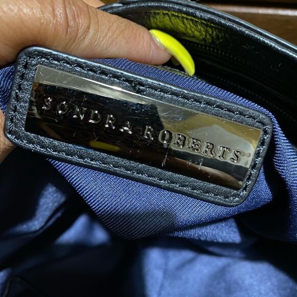 SONDRA ROBERTS COLOR BLOCK NAVY SHOULDER BAG - Picture 5 of 5